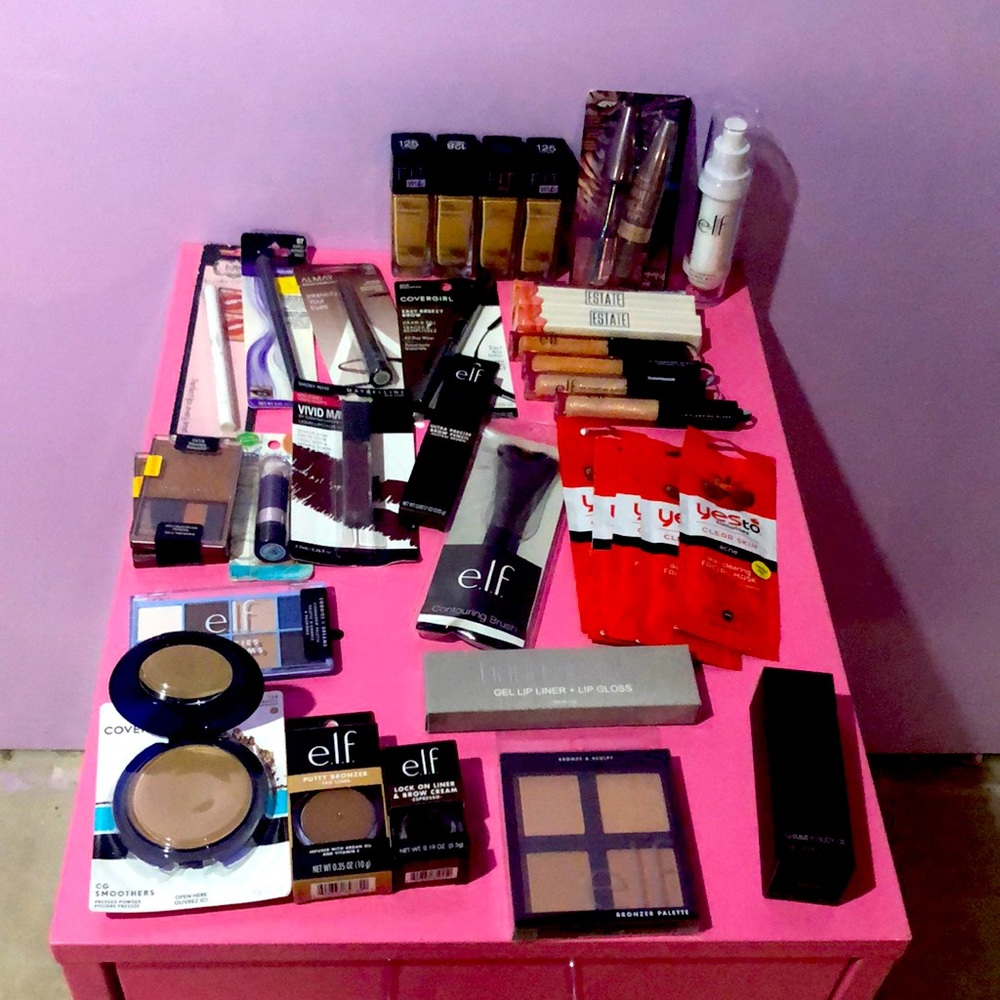 All brand new. Giant makeup bundle-assorted makeup